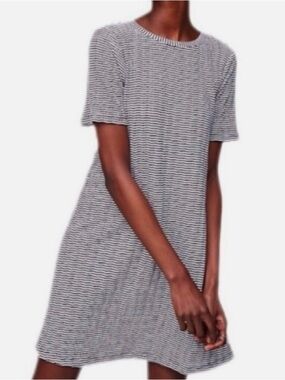 LOFT Striped Knit A-Line Shift Dress in Black & White